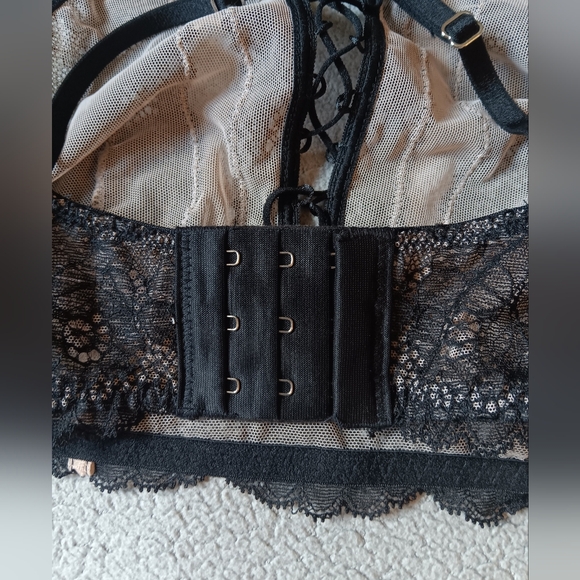 Victoria's Secret Very Sexy High Neck Lace Up Bralette. Size XS and S. - Picture 4 of 8
